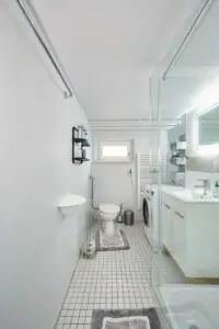 Gäste Bad Souterrain