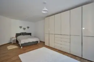 Schlafzimmer II