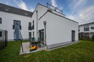 WHG 3 Straubing Terrasse _ Garten I