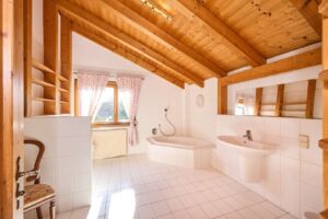 Anwesen Haselbach Haupthaus Bad