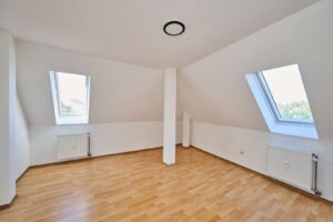 ETW Landau Schlafzimmer
