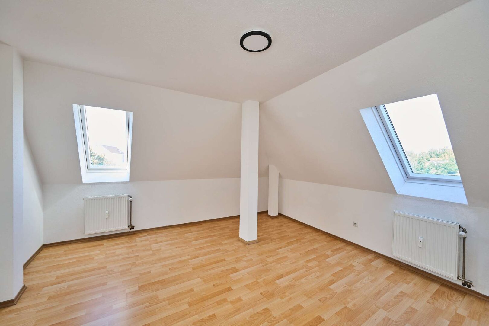 ETW Landau Schlafzimmer