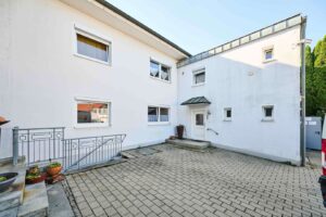 MFH Straßkirchen Ansicht Eingang