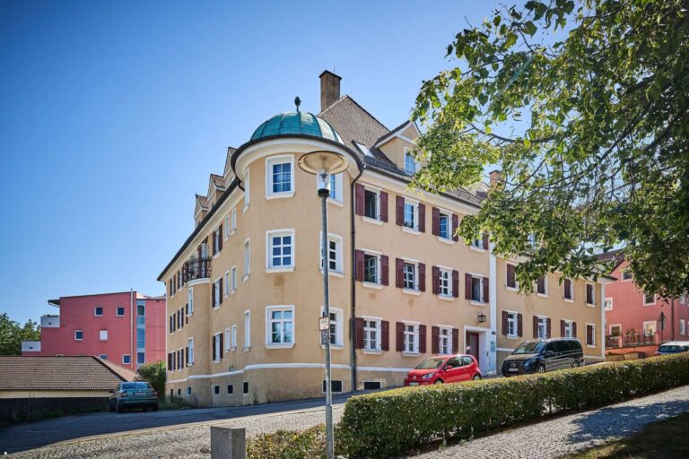 ETW Landau Außenansicht