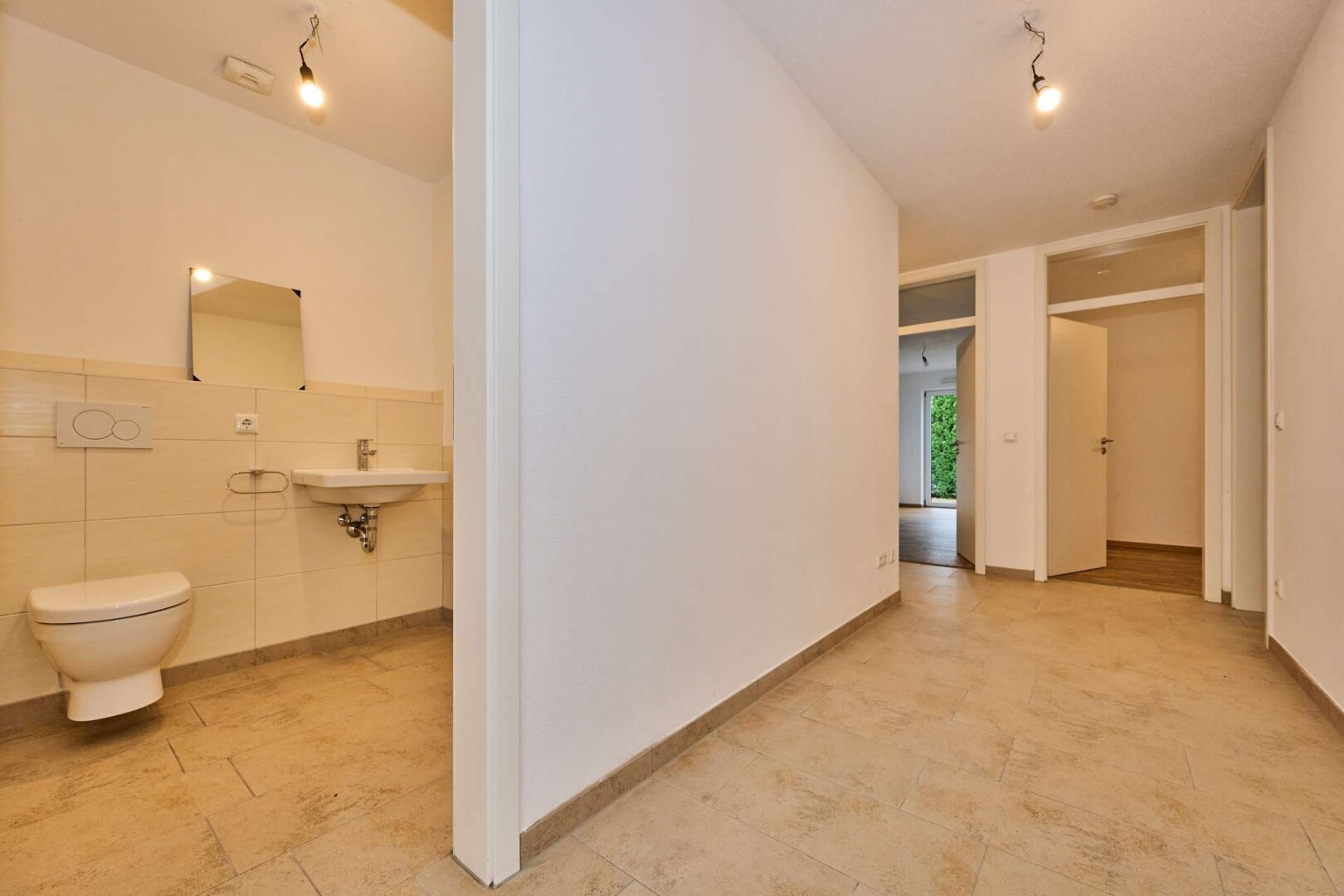 ETW Straubing Eingang_Flur